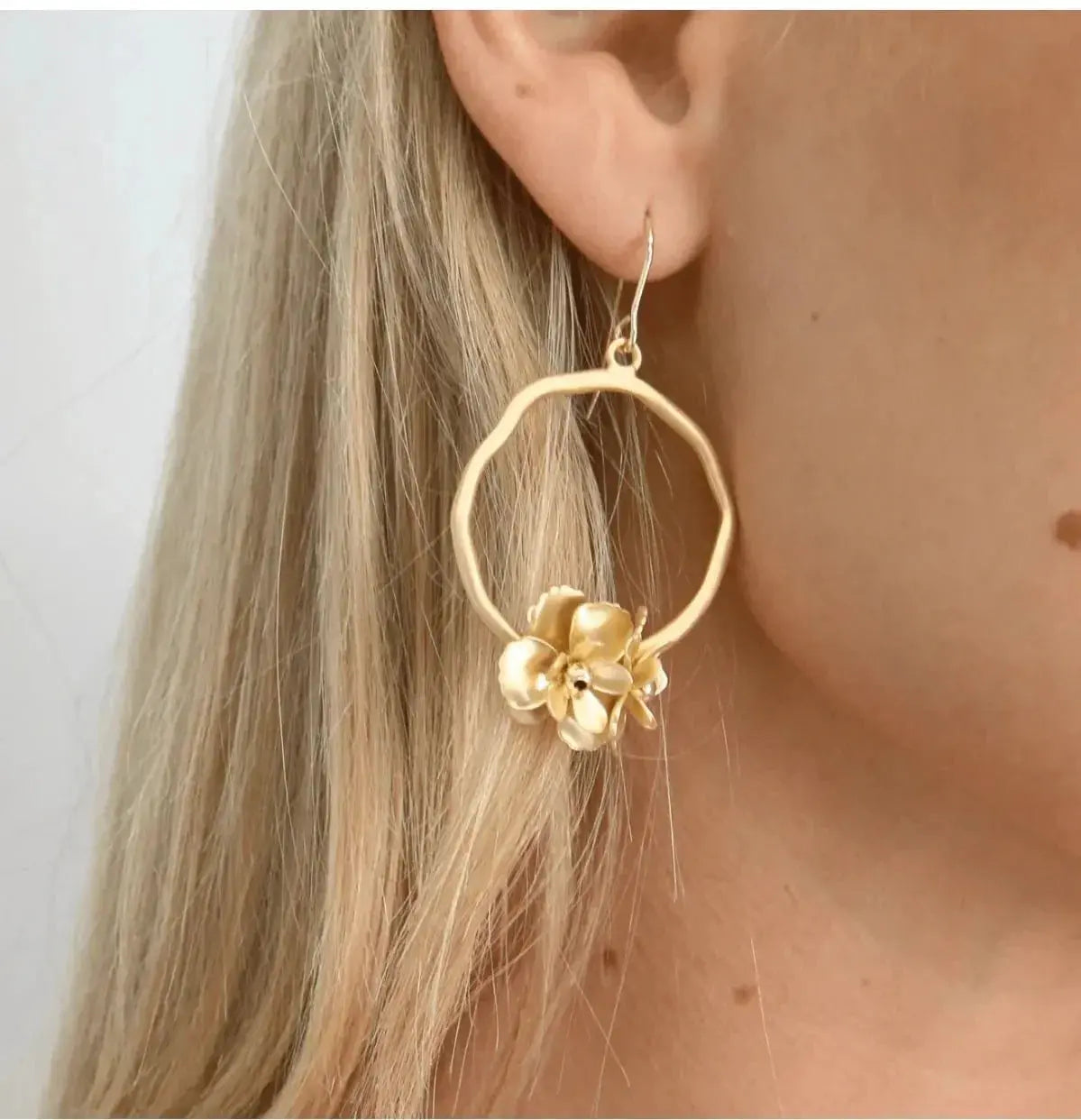 As Featured in Luxe Life NYC — Christmas Gifts She’ll Love - erin gray