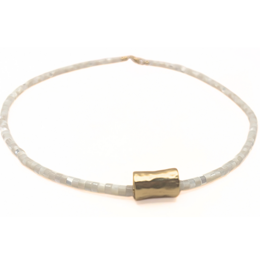 The Heishi Matte Gold Barrel Necklace in WHITE