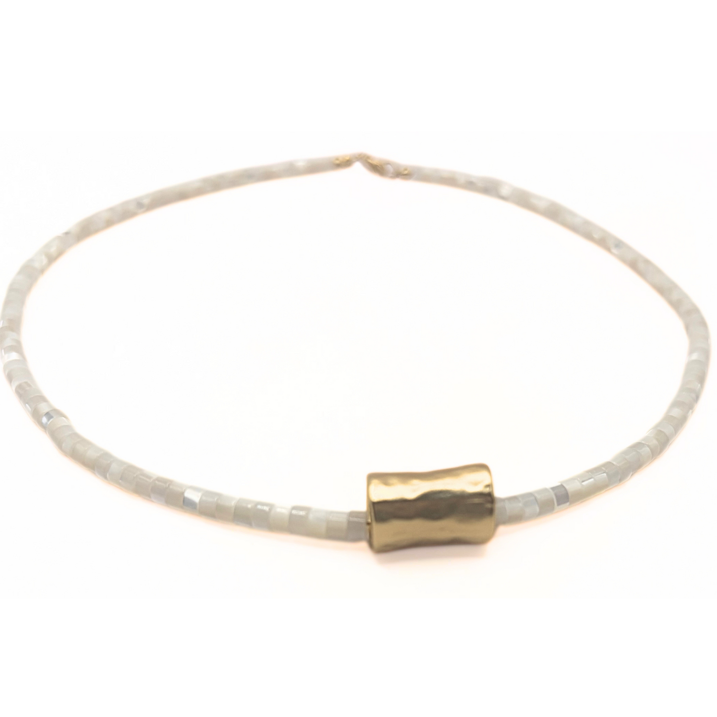 The Heishi Matte Gold Barrel Necklace in WHITE