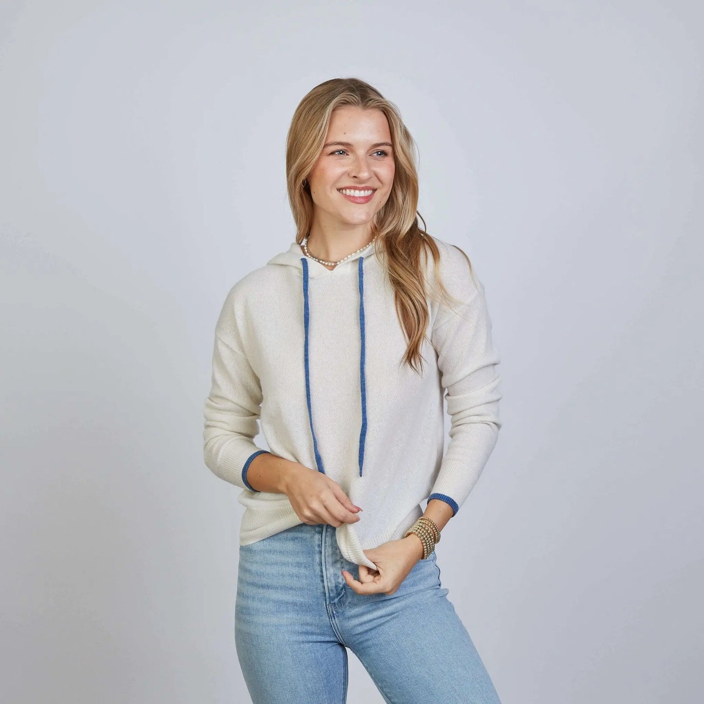 erin-gray-highland-hoodie-100-mongolian-cashmere-in-ivory-with-blue-35499043