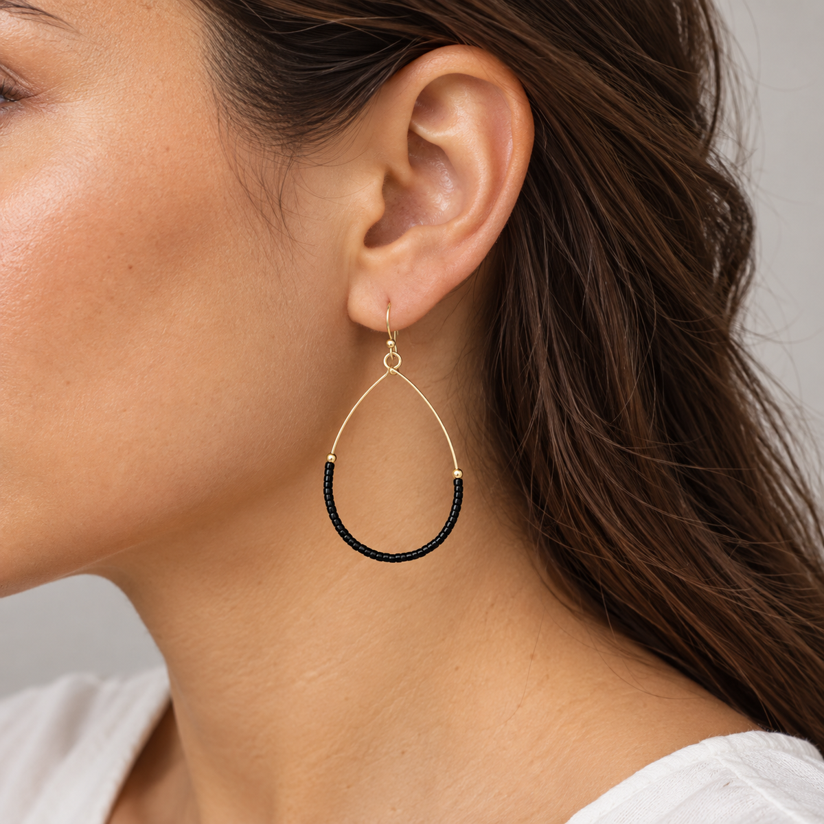 E-ASTER-GAMEBK earring on model