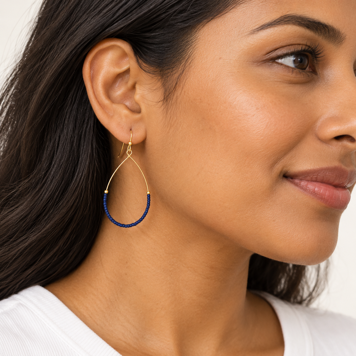 E-ASTER-GAMENV earring on model