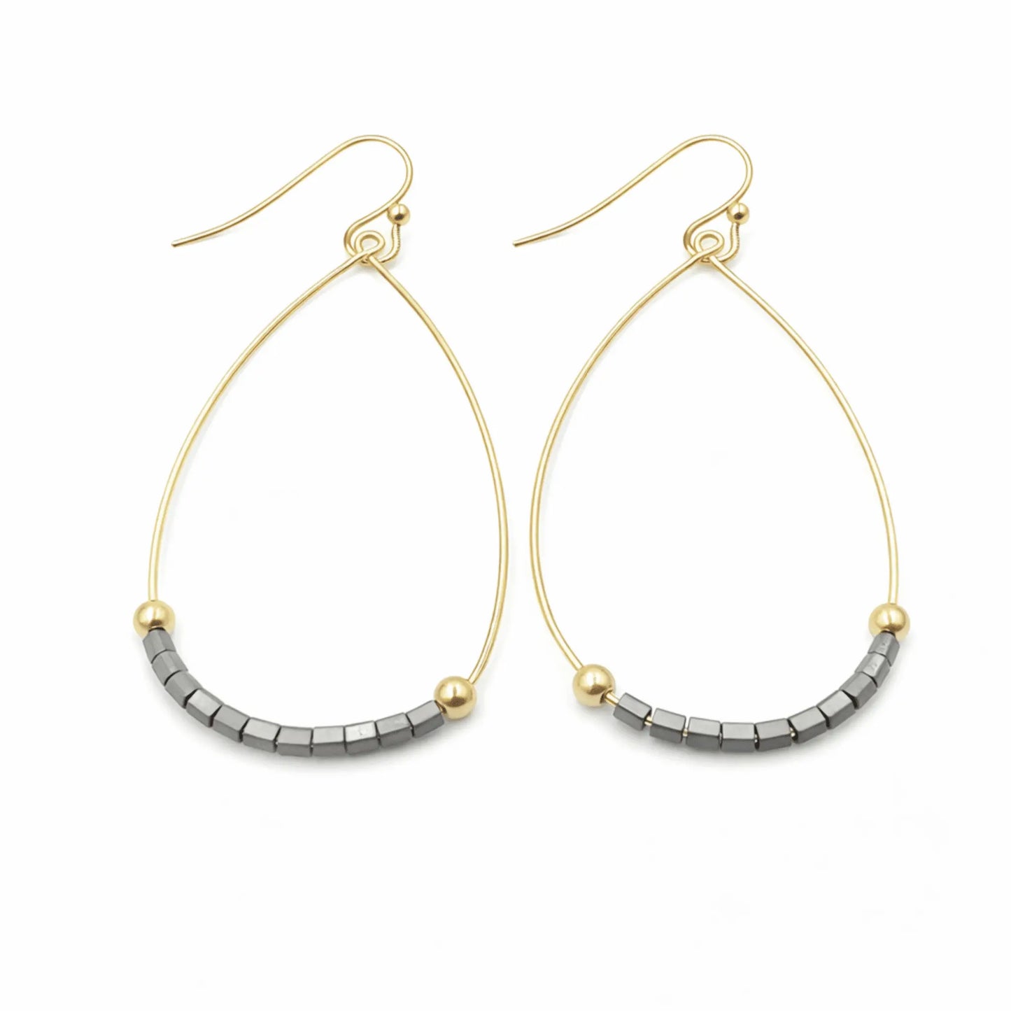erin gray Aster beaded earring in pewter, showcasing intricate beadwork and elegant jewelry design.