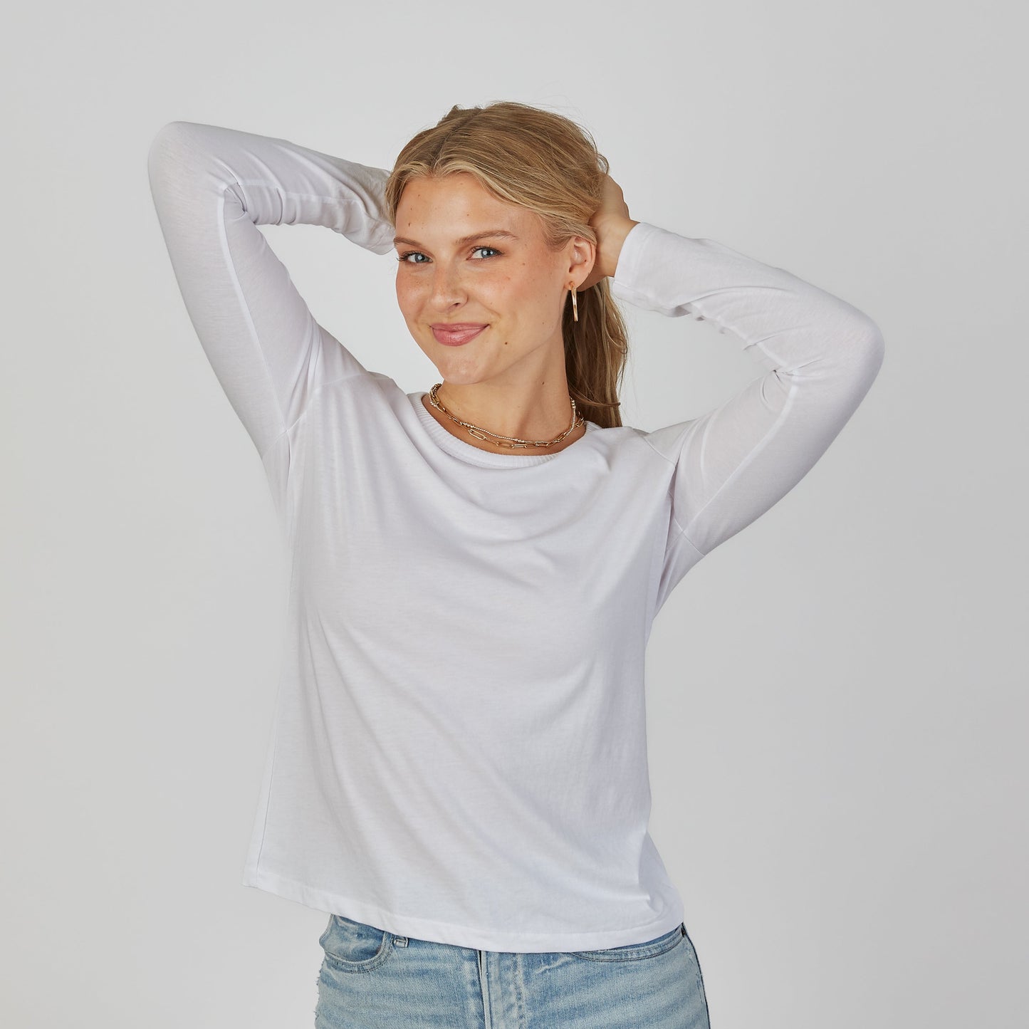 Weekender Tee in White - Long Sleeve erin gray