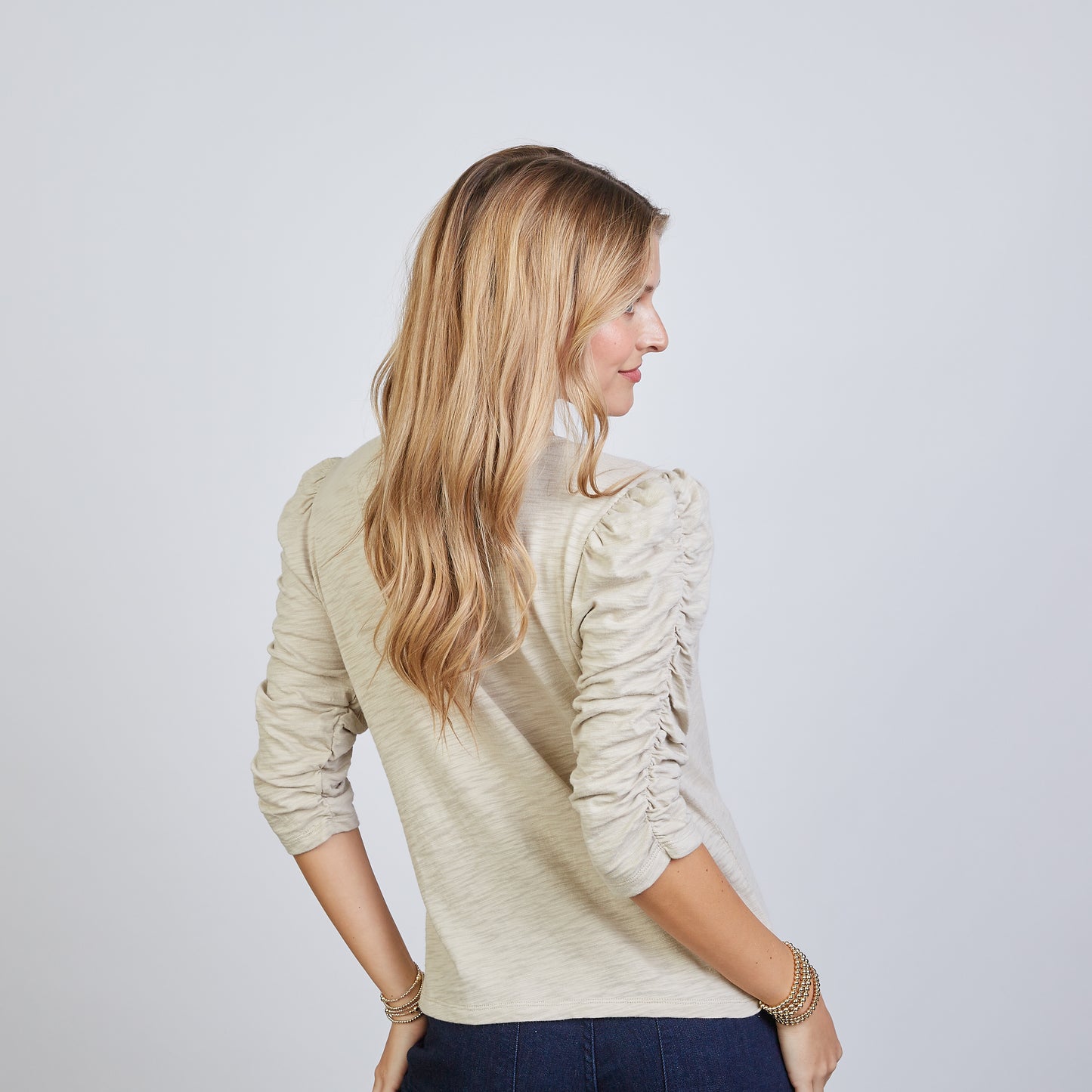 Sophie Ruched Elbow-length Tee in Sand | erin gray