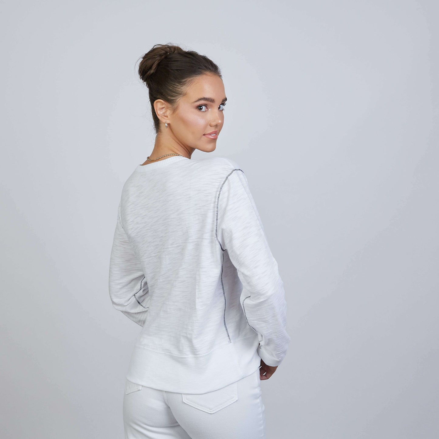 erin-gray-riviera-slub-tee-in-white-with-navy-stitch-35498903