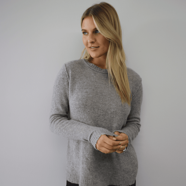 erin gray:The Essential Cashmere Sweater in Light Gray,XS