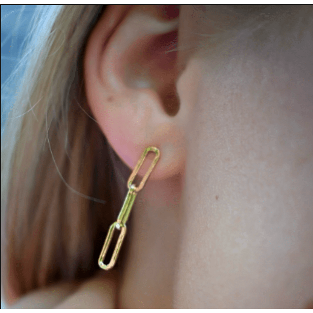 erin gray:3 Link Paperclip Chain Gold-Filled Stud Earrings