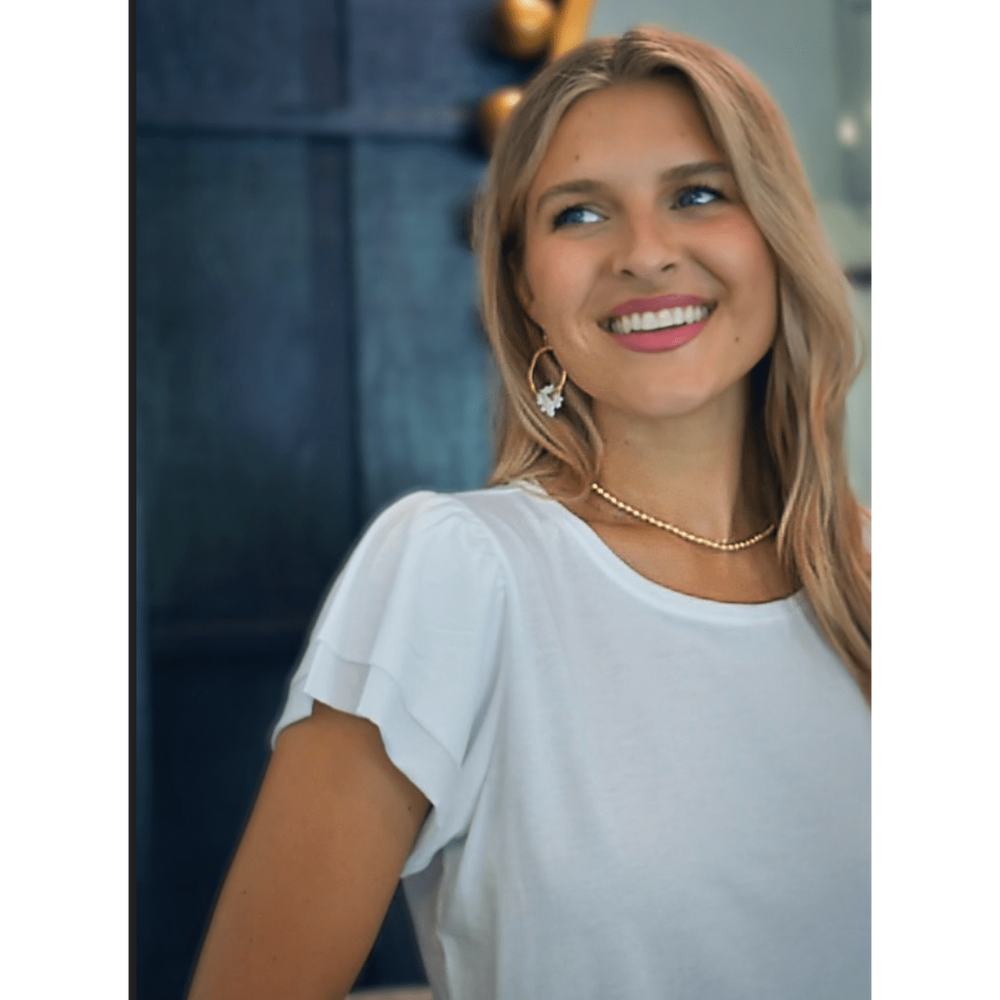 
                      
                        erin gray:Flutter Tee – Short Sleeve in White
                      
                    