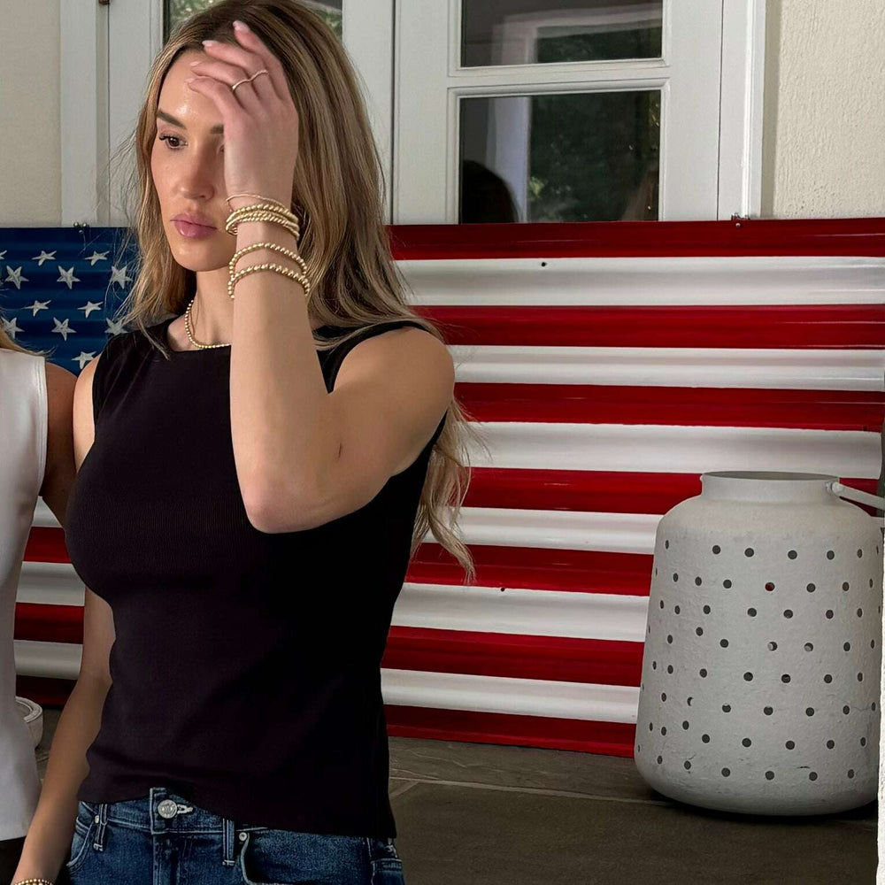 
                      
                        erin gray:Havana Ribbed Sleeveless Top in Black
                      
                    