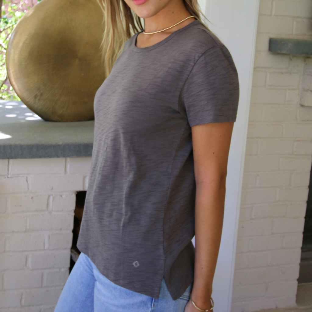 erin gray:Short Sleeve Jeans Crew in Charcoal Gray