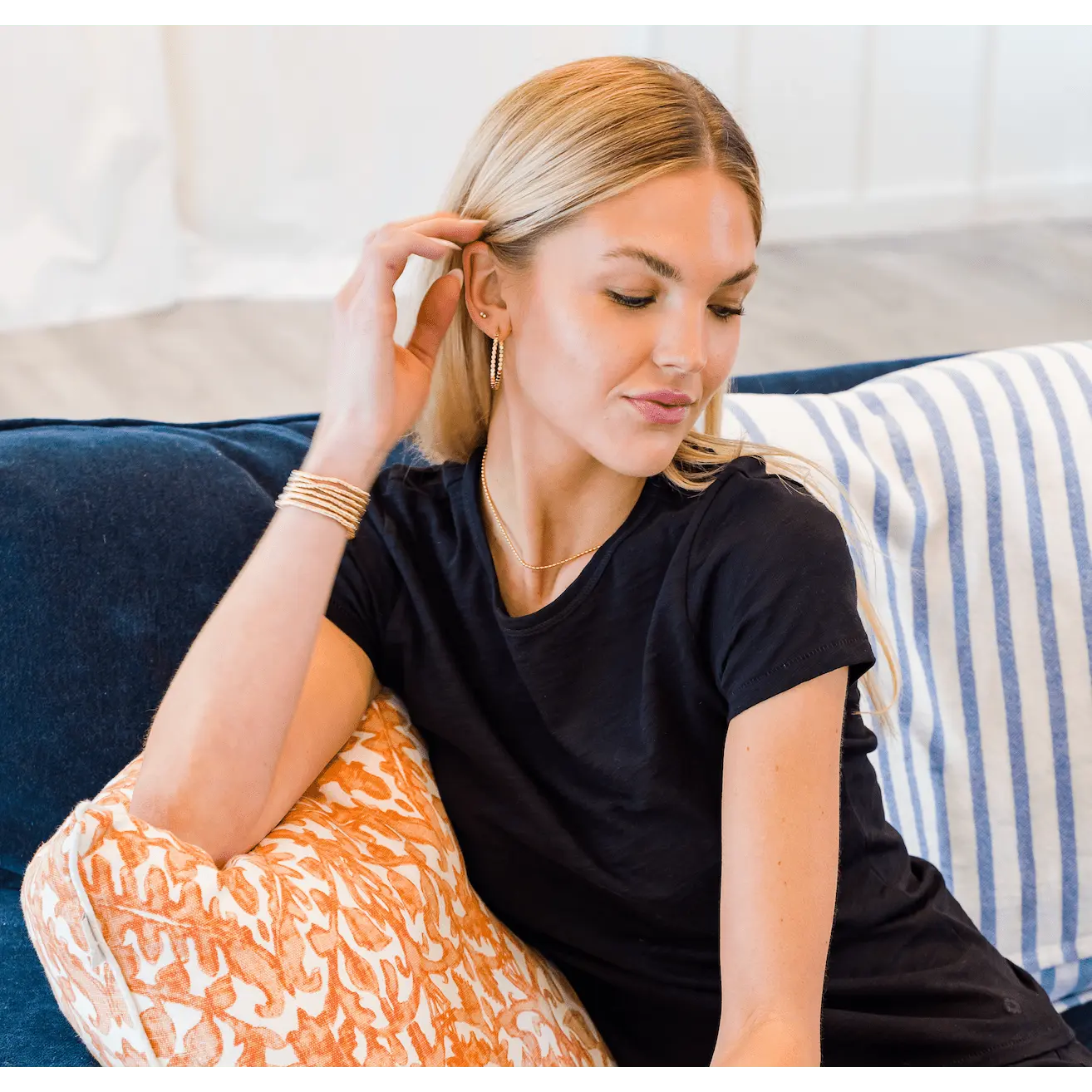 Black short sleeve classic tee from erin gray, featuring a simple, versatile design perfect for casual wear.